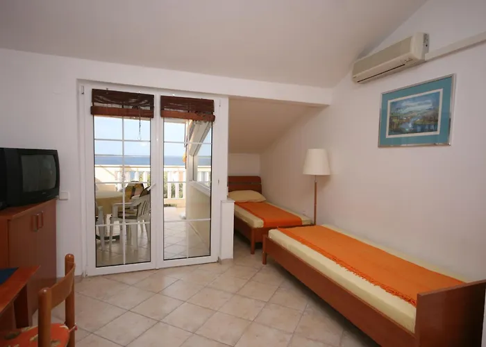 By The Sea Mandre, Pag - 6537 Apartment Kolan